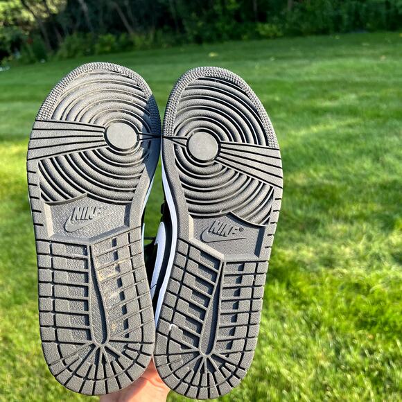 Size 9 - Wmns Nike Air Jordan 1 Mid Black White Women's Shoes - Ships Now - Picture 8 of 11